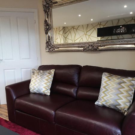 Nightingale Gardens - 4 Bed Detached House - Manchester Apartment ภายนอก รูปภาพ