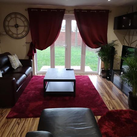 Nightingale Gardens - 4 Bed Detached House - Manchester Apartment ภายนอก รูปภาพ