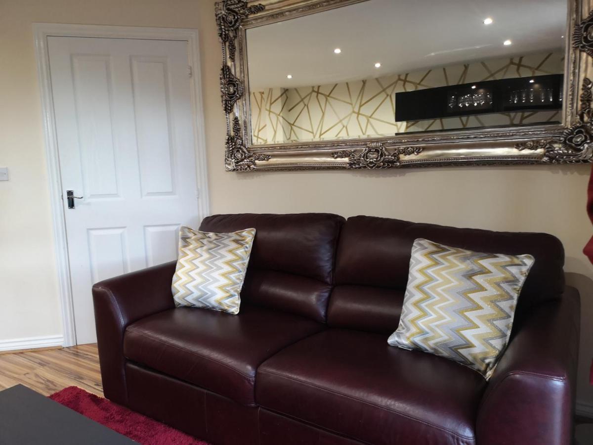 Nightingale Gardens - 4 Bed Detached House - Manchester Apartment ภายนอก รูปภาพ