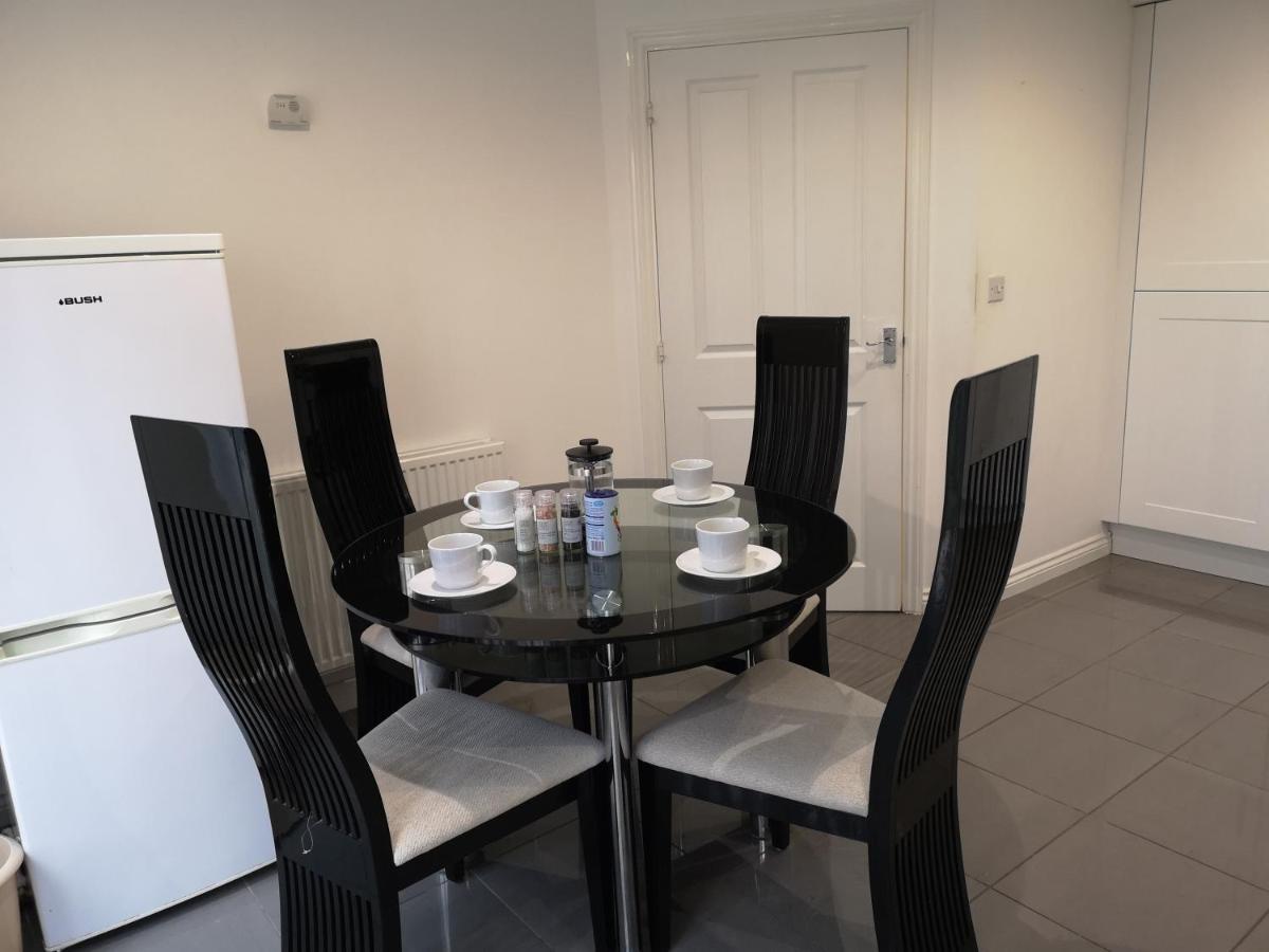 Nightingale Gardens - 4 Bed Detached House - Manchester Apartment ภายนอก รูปภาพ