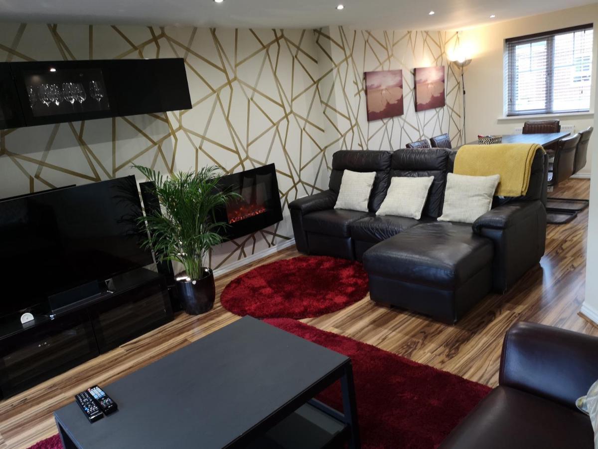 Nightingale Gardens - 4 Bed Detached House - Manchester Apartment ภายนอก รูปภาพ