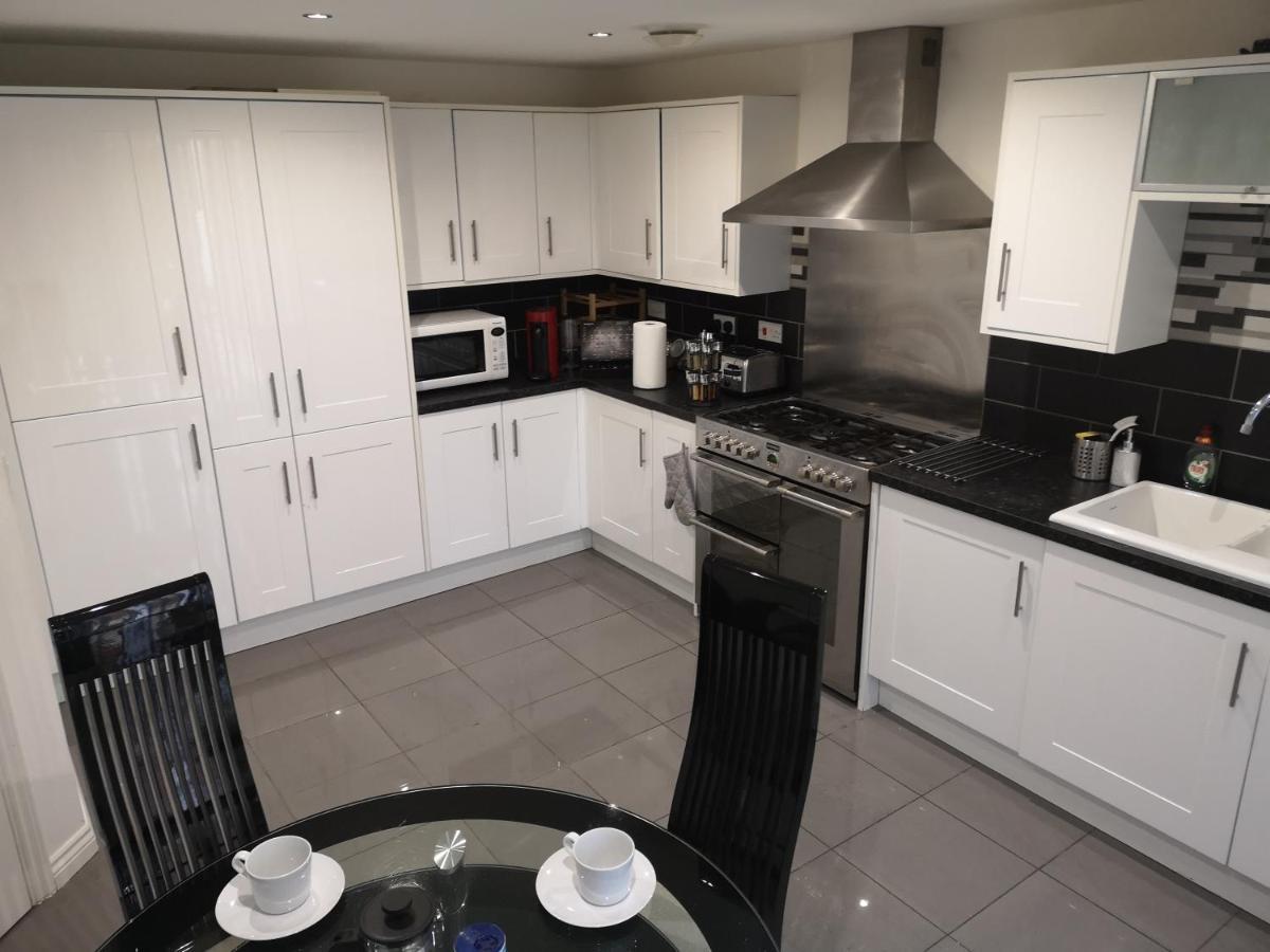 Nightingale Gardens - 4 Bed Detached House - Manchester Apartment ภายนอก รูปภาพ