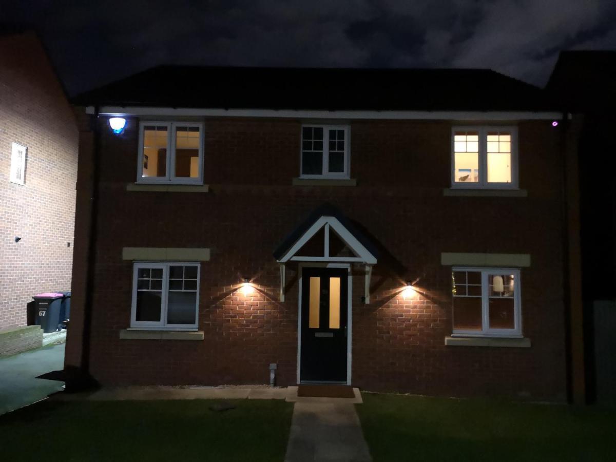 Nightingale Gardens - 4 Bed Detached House - Manchester Apartment ภายนอก รูปภาพ