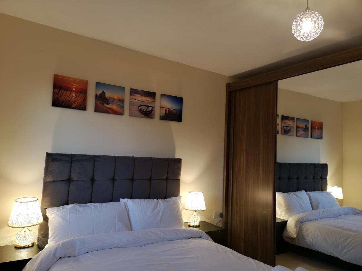 Nightingale Gardens - 4 Bed Detached House - Manchester Apartment ภายนอก รูปภาพ