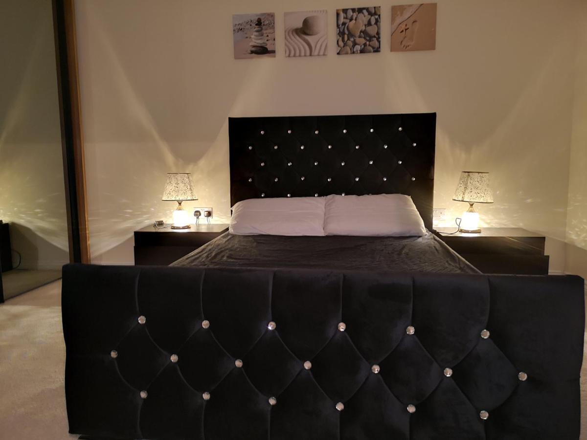 Nightingale Gardens - 4 Bed Detached House - Manchester Apartment ภายนอก รูปภาพ