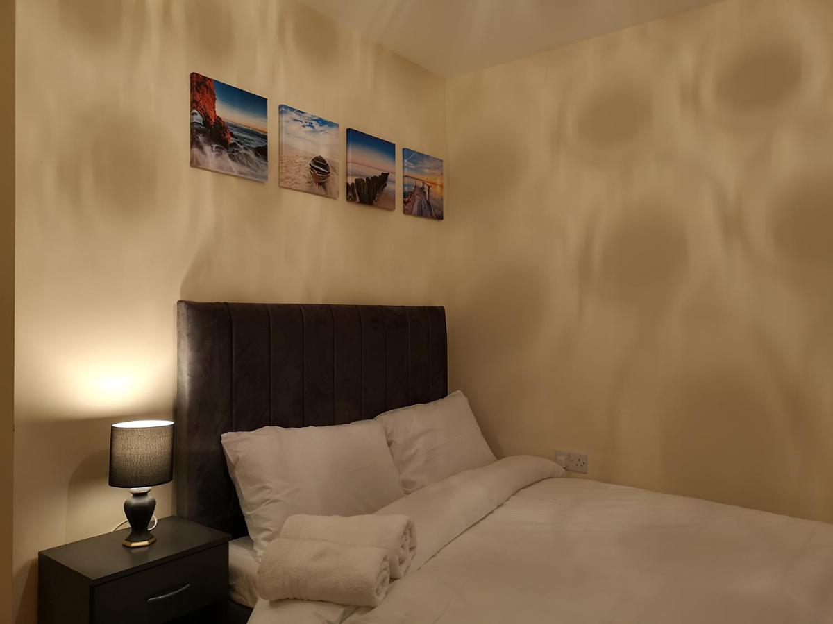 Nightingale Gardens - 4 Bed Detached House - Manchester Apartment ภายนอก รูปภาพ
