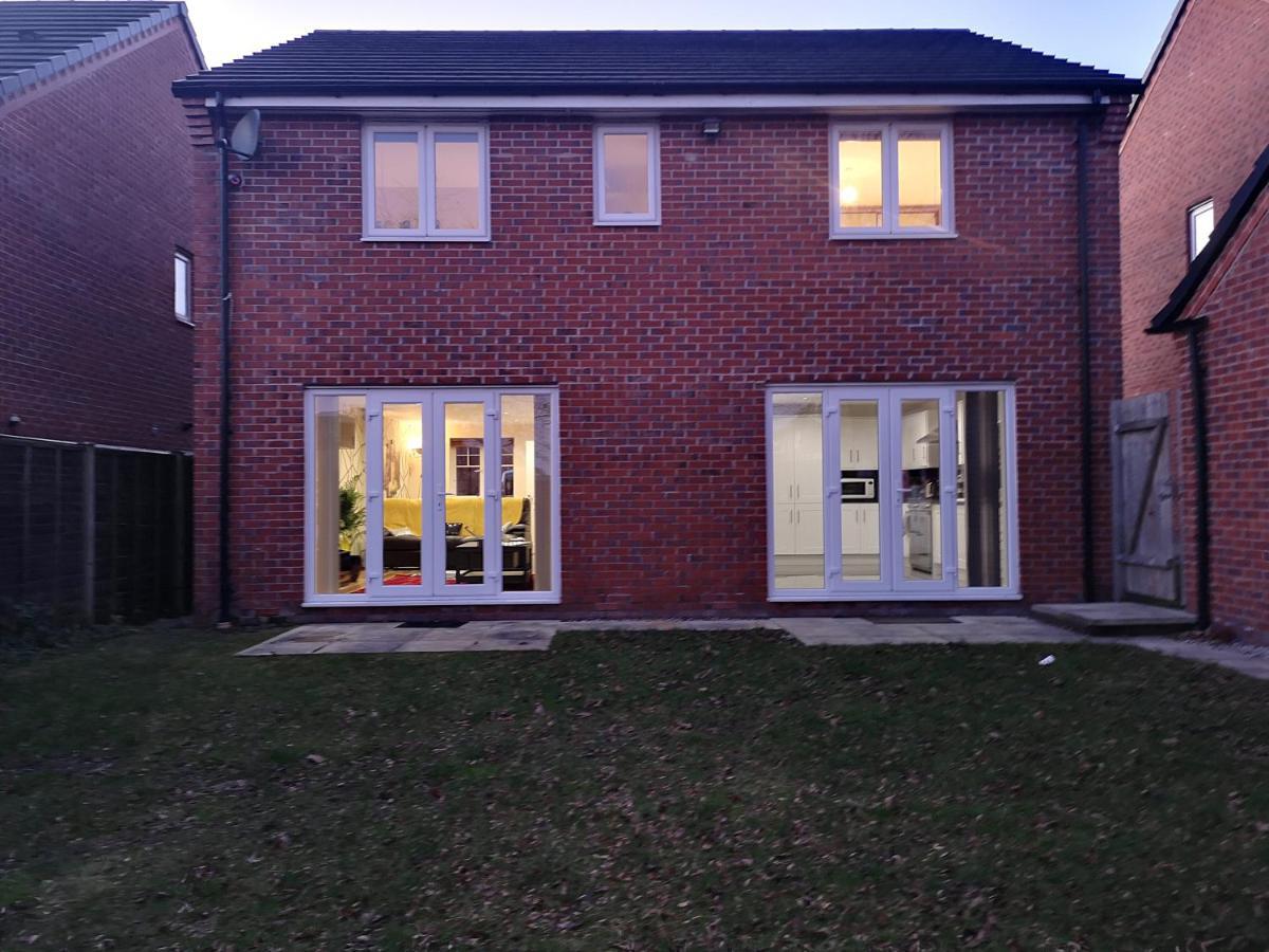 Nightingale Gardens - 4 Bed Detached House - Manchester Apartment ภายนอก รูปภาพ