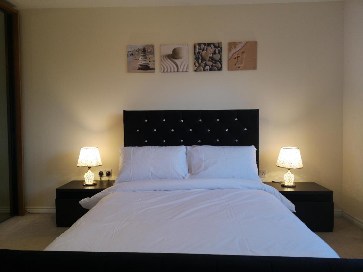 Nightingale Gardens - 4 Bed Detached House - Manchester Apartment ภายนอก รูปภาพ