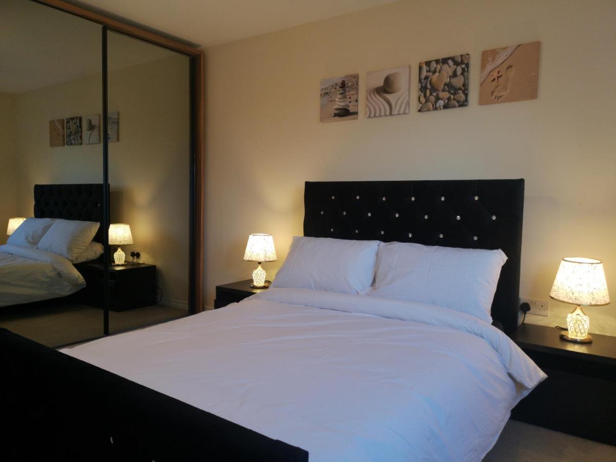 Nightingale Gardens - 4 Bed Detached House - Manchester Apartment ภายนอก รูปภาพ